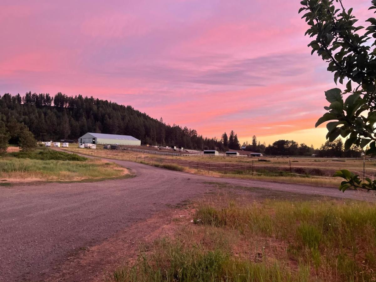 Authentic Barn Bnb Villa Spokane Exterior photo