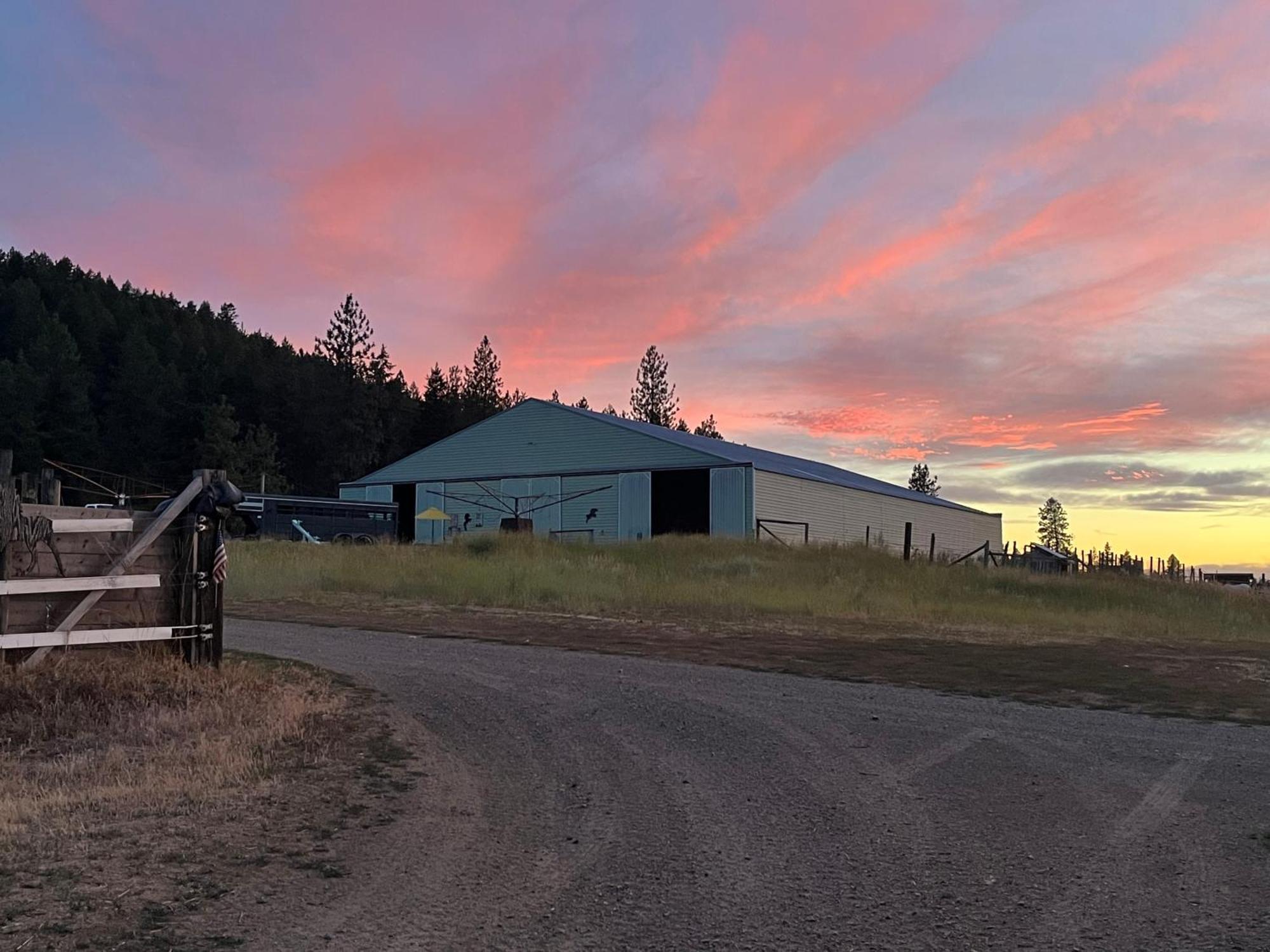 Authentic Barn Bnb Villa Spokane Exterior photo